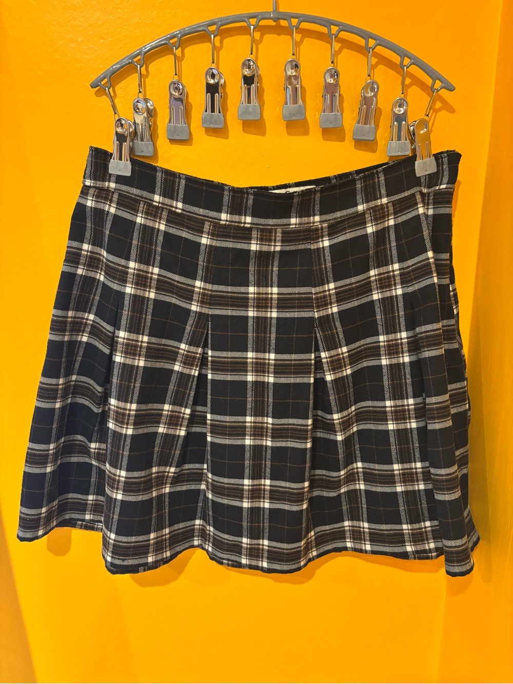 Hollister Plaid skirt. Very cute and can be styled in many ways.